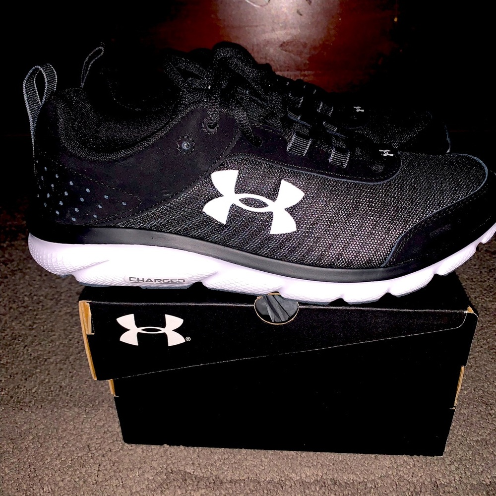 Under Armour Sneakers Brand New Woman Size 11